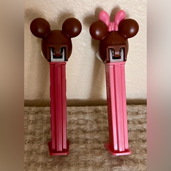 Disney Pez set of 2 - Mickey & Minnie Pink Candy Dispensers- 90 Years Edition - Picture 2 of 3